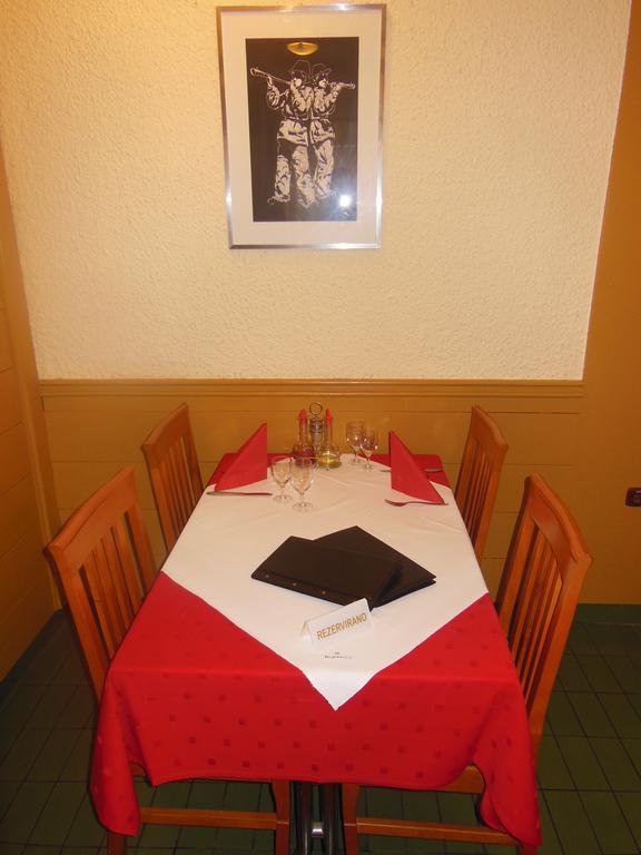Hotel Pri Belokranjcu Novo Mesto Eksteriør billede