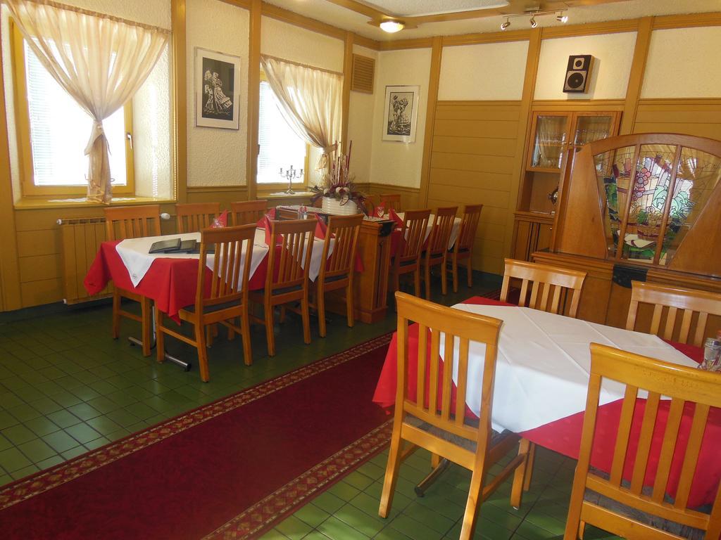 Hotel Pri Belokranjcu Novo Mesto Eksteriør billede