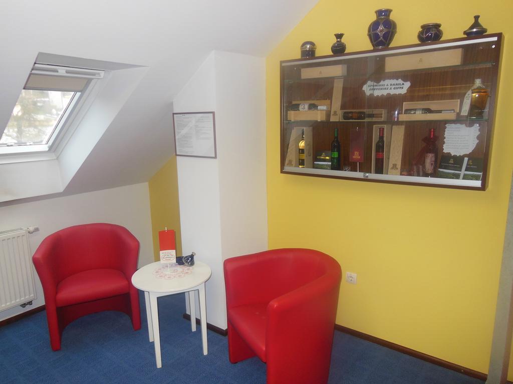 Hotel Pri Belokranjcu Novo Mesto Eksteriør billede